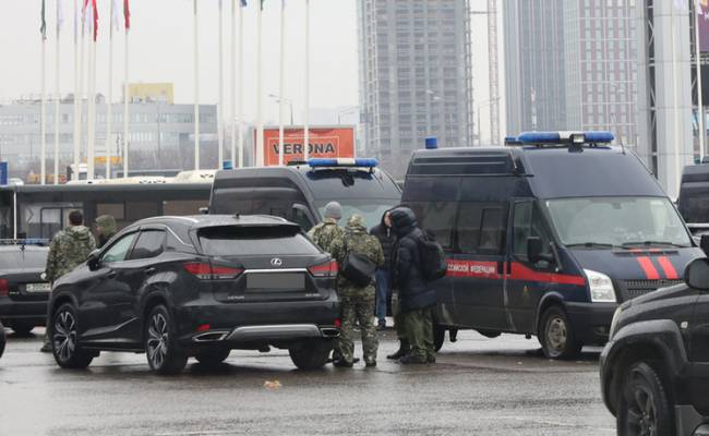 Полиция проверяет место возможной стоянки машины атаковавших «Крокус» террористов