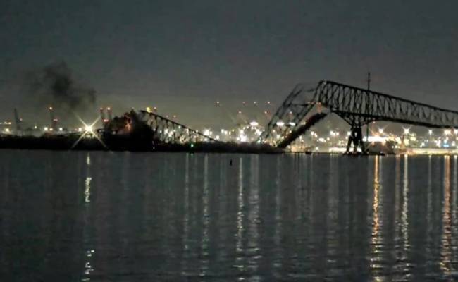 Cнёс, и точка. Мост в гавани Балтимора уничтожен контейнеровозом DALI