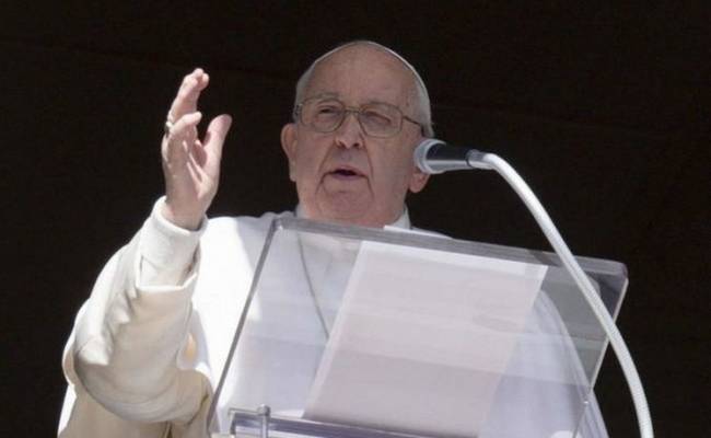 Папа римский отменил участие в предпасхальной службе после посещения женской тюрьмы