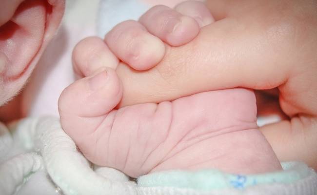 "Рожать до бесконечности неправильно": гинеколог рассказала, как победить аборты, не запрещая их