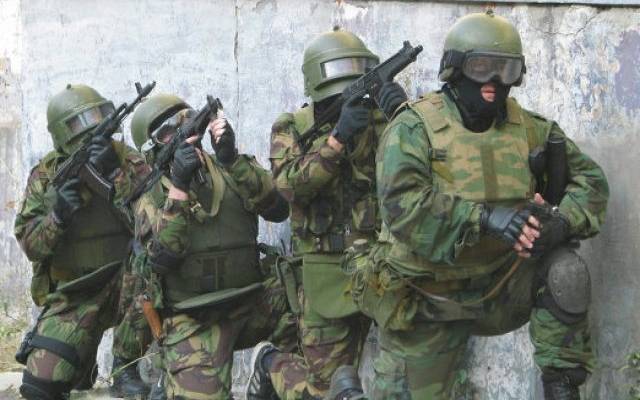 Спецназ заблокировал террористов в жилых кварталах Дагестана