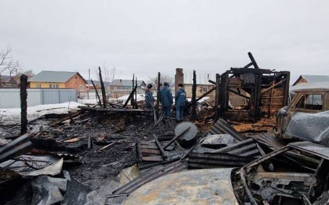 В Башкирии семья из четырех человек погибла при пожаре в частном доме