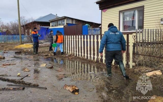 МЧС: в зону подтоплений попали более 6,8 тысячи жилых домов в 39 регионах