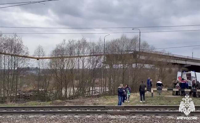 Шесть человек пострадали при обрушении моста в Смоленской области