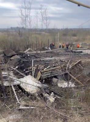 Шесть человек пострадали при обрушении моста в Смоленской области