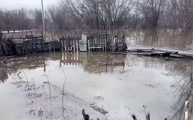 Уровень воды на реке Урал продолжает повышаться