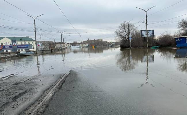 Вода против «холода». Орск затопило вместе с заводами и холодильниками