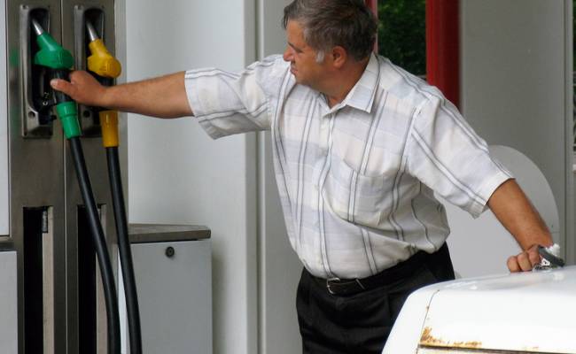 Эксперты рассказали, как изменятся цены на бензин в России