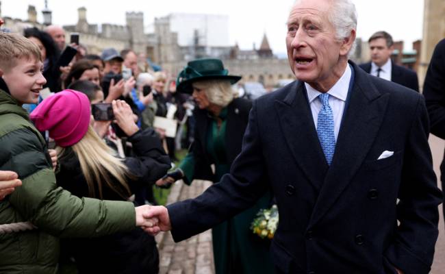 Вокруг британского короля разгорелся новый странный скандал: придворные требуют гарантий