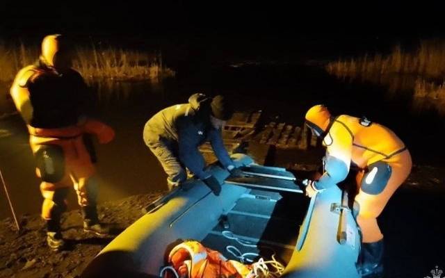 Спасатели вытащили 53 рыбаков, которые застряли на льдине под Челябинском