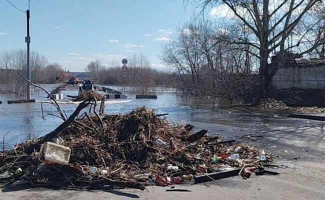 Уровень воды в реке Тобол в Кургане достиг отметки опасного явления