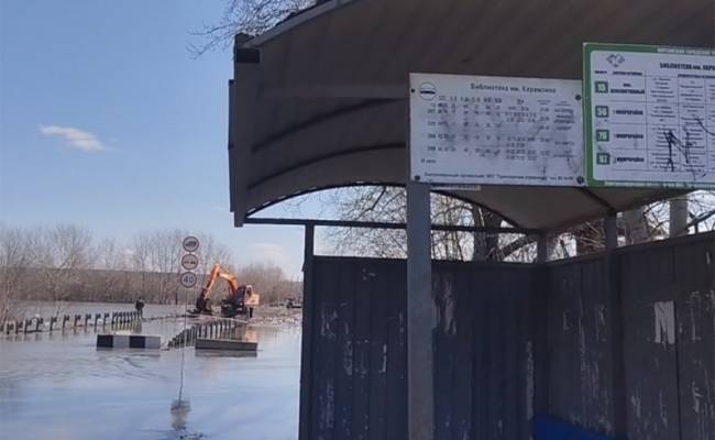 Уровень воды в реке Тобол в Кургане достиг отметки опасного явления