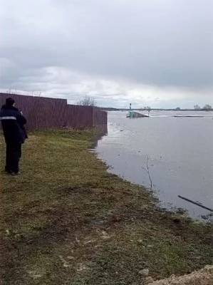 Уровень воды в реке Тобол в Кургане достиг отметки опасного явления