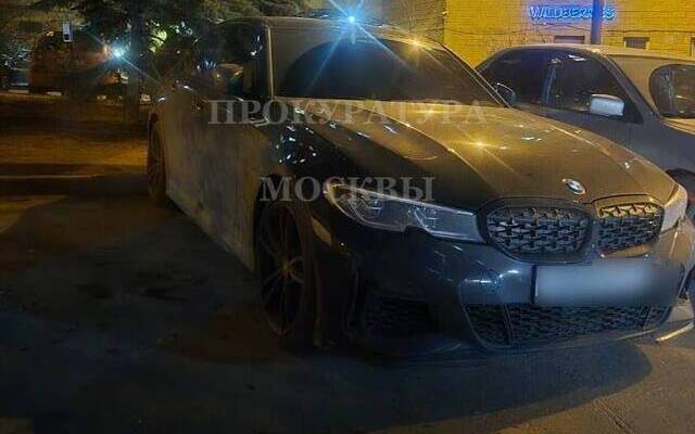 Найден автомобиль подозреваемого в убийстве мужчины из-за парковки в Москве