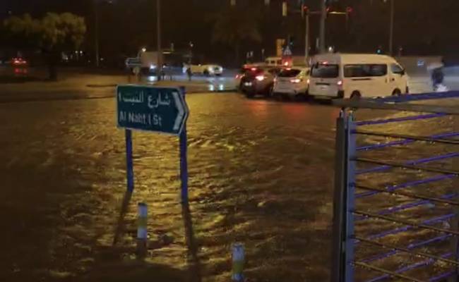 «Проснулись, а вода в гостиной стоит»: россиянин рассказал, как пережил потоп в Дубае