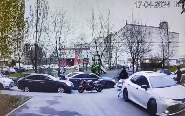 СК показал кадры закончившегося убийством конфликта на парковке в Москве