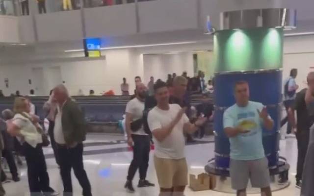 Baza: российские туристы устроили «мини-бунт» в аэропорту Дубая