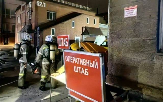 Пламя на крыше девятиэтажного дома в Новосибирске ликвидировано