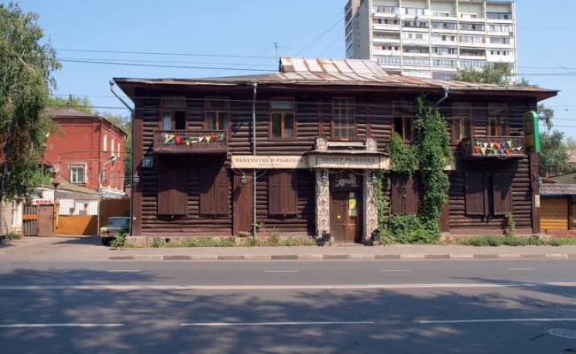 Уникальный деревянный дом столицы выставили на продажу